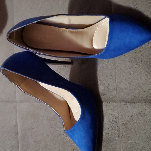 Royal Blue High Heel Shoes, size US 7 (Brand: Fashion Nova) - Picture 6 of 9